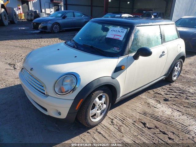 2008 MINI COOPER WMWMF33548TU65171 Photo 1