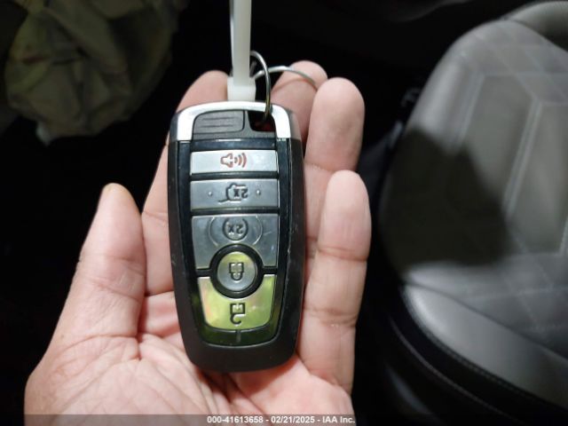 1FMCU9JA3PUA97108 Ford Escape Platinum