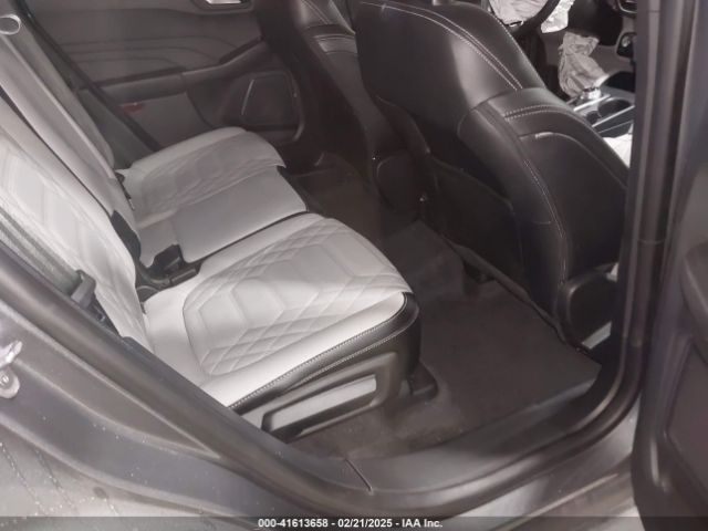 1FMCU9JA3PUA97108 Ford Escape Platinum