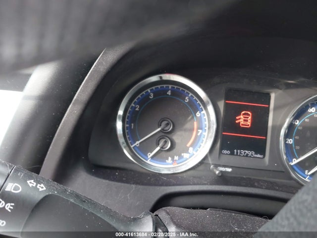 2T1BURHE8KC129579 Toyota COROLLA LE