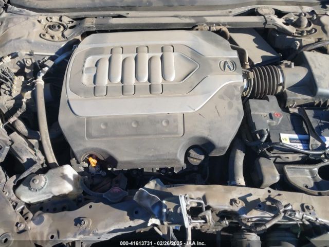 JH4KC1F52JC000458 Acura RLX