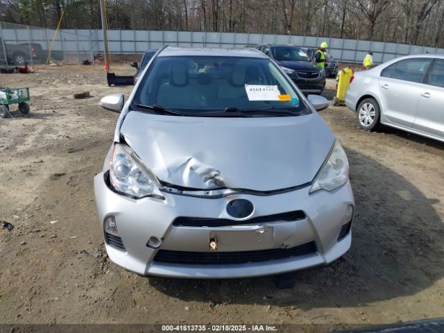 JTDKDTB39E1067395 Toyota Prius C One