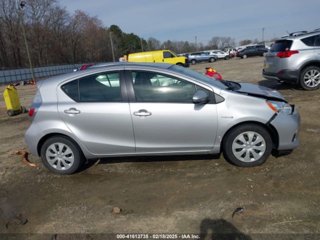 JTDKDTB39E1067395 Toyota Prius C One