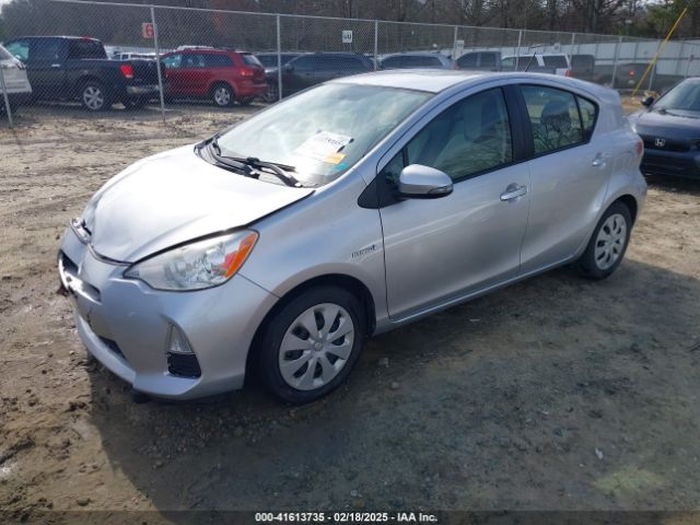 JTDKDTB39E1067395 Toyota Prius C One