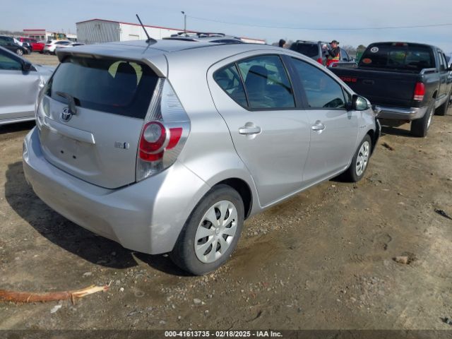 JTDKDTB39E1067395 Toyota Prius C One