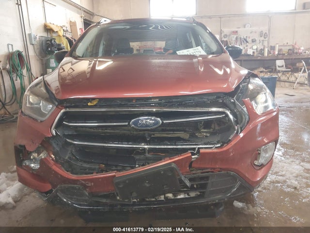 1FMCU9GD0KUB70039 Ford ESCAPE SE