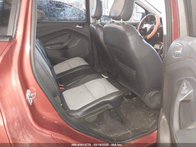 1FMCU9GD0KUB70039 Ford ESCAPE SE