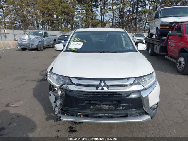 Mitsubishi Outlander Se 2018 JA4AD3A30JZ063299 Image 12