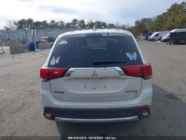 Mitsubishi Outlander Se 2018 JA4AD3A30JZ063299 Image 16