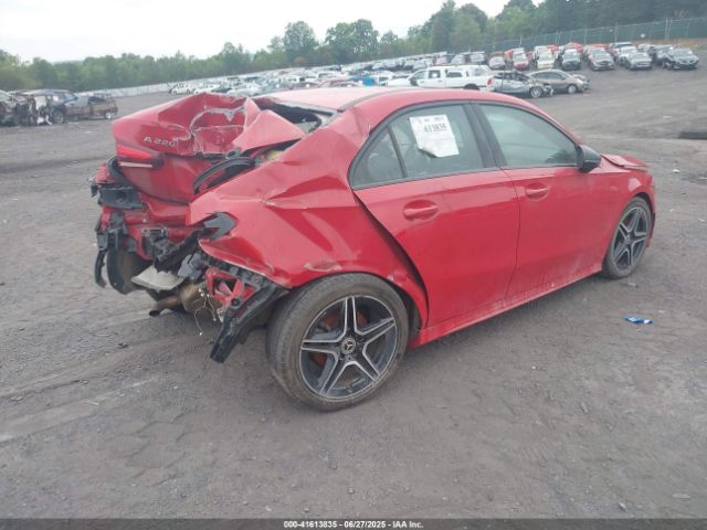 2019 MERCEDES-BENZ A 220 WDD3G4FB3KW023741 Photo 3