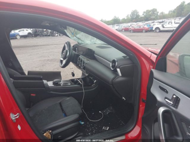 2019 MERCEDES-BENZ A 220 WDD3G4FB3KW023741 Photo 4