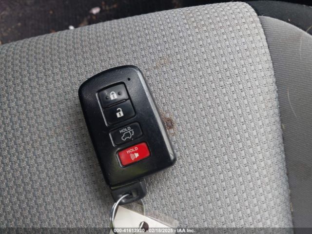 JTMRFREV0JJ749388 Toyota Rav4 Adventure/xle