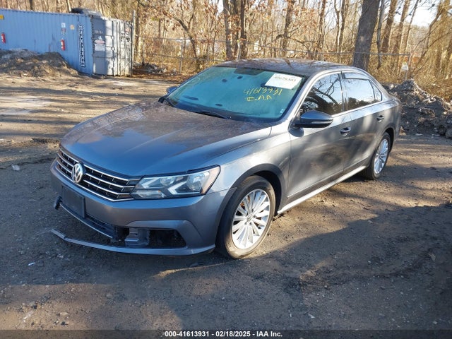 1VWBT7A34HC038999 Volkswagen Passat 1.8t Se