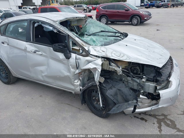 3FADP4TJXFM138097 Ford FIESTA S