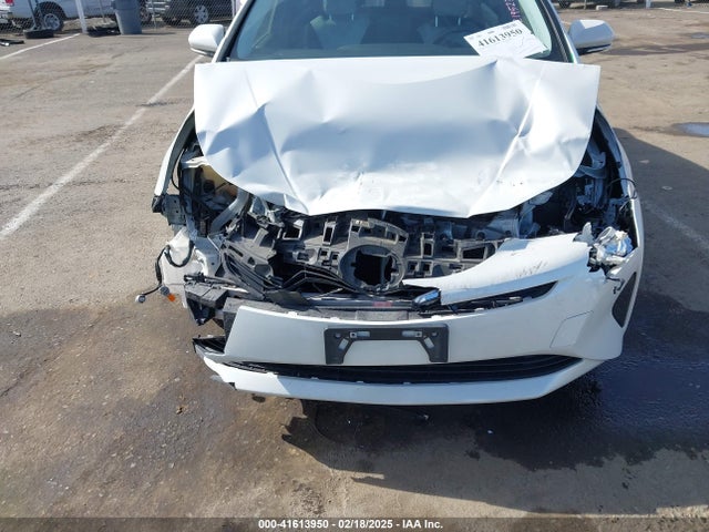 JTDKBRFU4G3018589 Toyota Prius Two