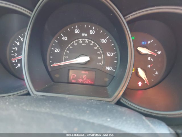 KNADM4A35E6395218 KIA RIO LX