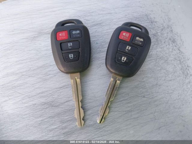 5YFBURHE0FP310066 Toyota COROLLA LE