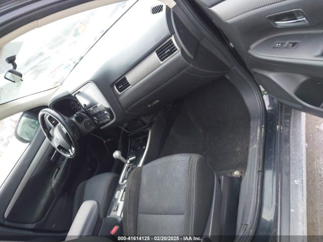 2018 MITSUBISHI OUTLANDER JA4AZ3A31JZ071302 Photo 4