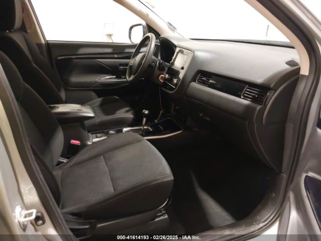 2020 MITSUBISHI OUTLANDER JA4AZ3A31LZ047861 Photo 4