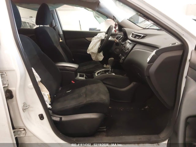 5N1AT2MV8GC825818 Nissan ROGUE SV
