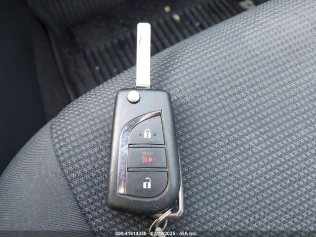 2T3K1RFV0LC038018 Toyota RAV4 LE