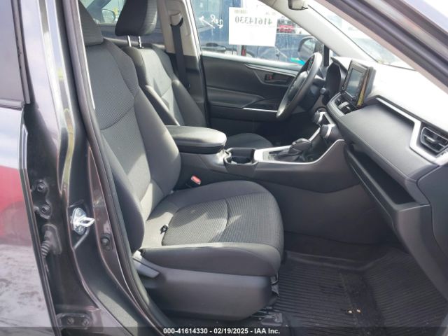 2T3K1RFV0LC038018 Toyota RAV4 LE