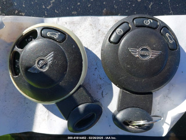 2010 MINI COOPER WMWMF3C56ATZ23492 Photo 10