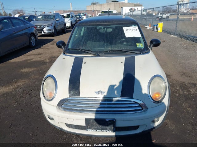 2010 MINI COOPER WMWMF3C56ATZ23492 Photo 5
