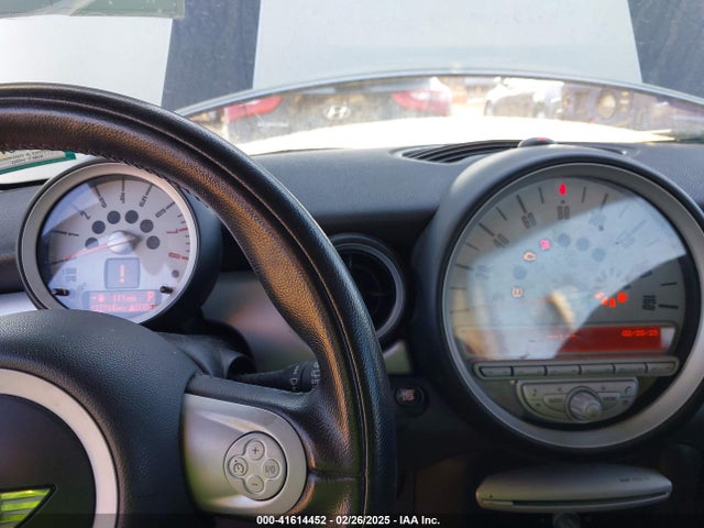 2010 MINI COOPER WMWMF3C56ATZ23492 Photo 6