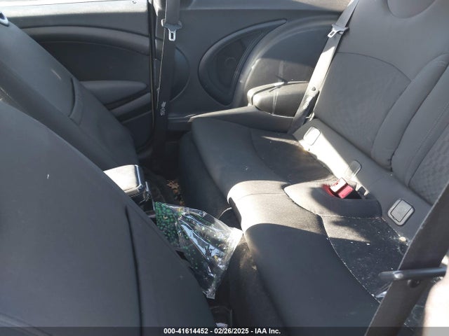 2010 MINI COOPER WMWMF3C56ATZ23492 Photo 7