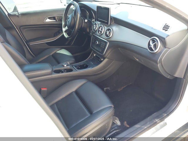 WDCTG4EB9HJ353489 Mercedes-Benz GLA 250