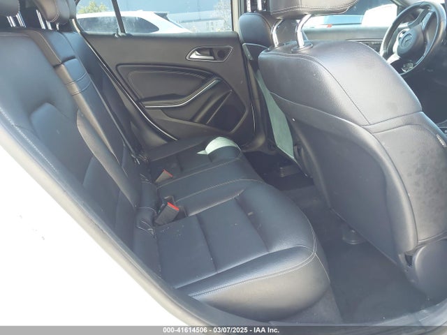 WDCTG4EB9HJ353489 Mercedes-Benz GLA 250