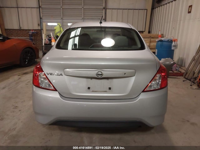 Nissan Versa 1.6 S 2015 3N1CN7APXFL930201 Image 17