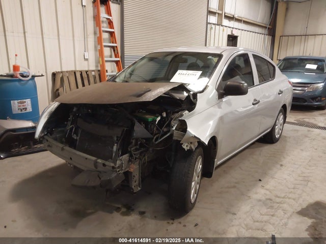 Nissan Versa 1.6 S 2015 3N1CN7APXFL930201 Image 2