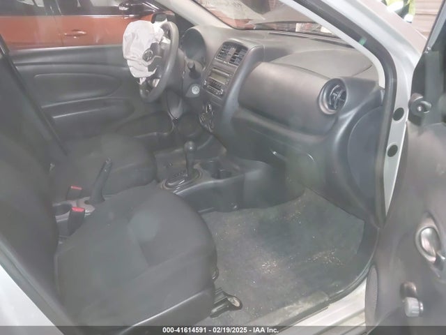 Nissan Versa 1.6 S 2015 3N1CN7APXFL930201 Image 5