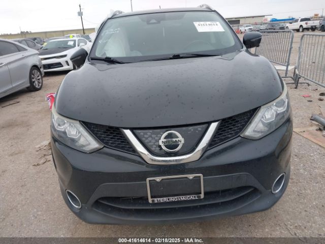 JN1BJ1CPXJW157685 Nissan Rogue Sport Sl