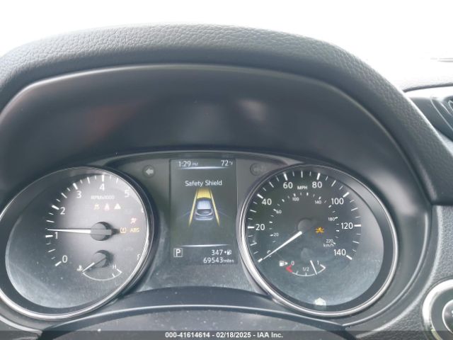 JN1BJ1CPXJW157685 Nissan Rogue Sport Sl