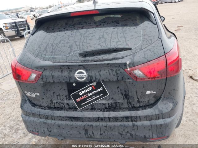 JN1BJ1CPXJW157685 Nissan Rogue Sport Sl