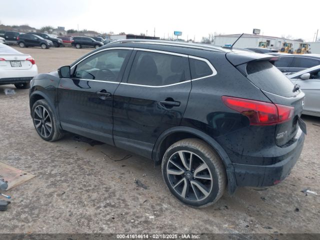 JN1BJ1CPXJW157685 Nissan Rogue Sport Sl