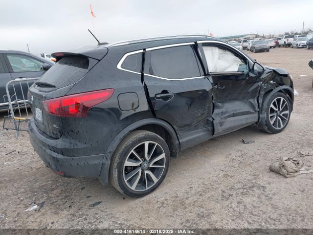 JN1BJ1CPXJW157685 Nissan Rogue Sport Sl