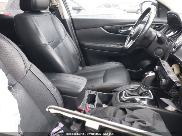 JN1BJ1CPXJW157685 Nissan Rogue Sport Sl