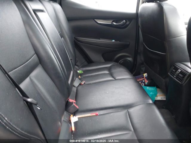 JN1BJ1CPXJW157685 Nissan Rogue Sport Sl