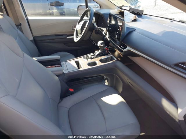 5TDYRKEC7RS195208 Toyota SIENNA XLE