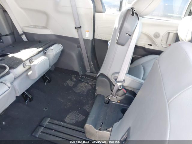 5TDYRKEC7RS195208 Toyota SIENNA XLE