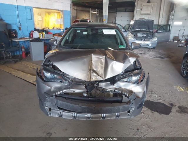 2T1BPRHE3JC095797 Toyota Corolla Le Eco
