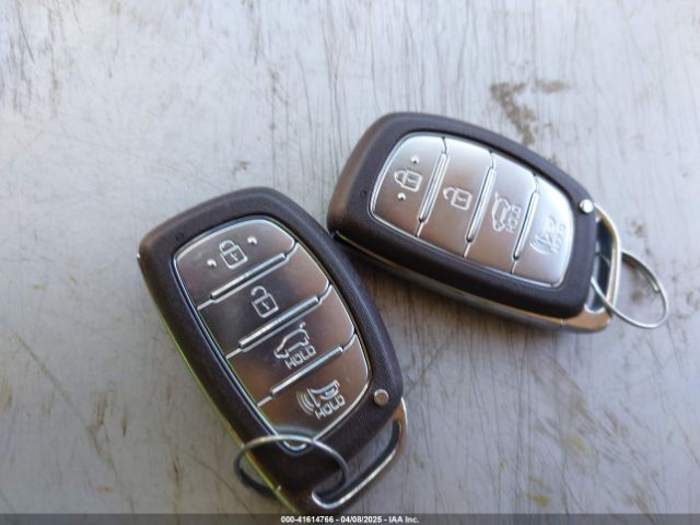 KM8J33A40LU111994 Hyundai Tucson Value