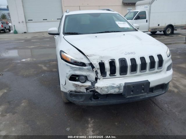1C4PJMCB5GW324973 Jeep Cherokee Latitude