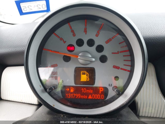 2010 MINI COOPER WMWMF3C54ATZ22597 Photo 6