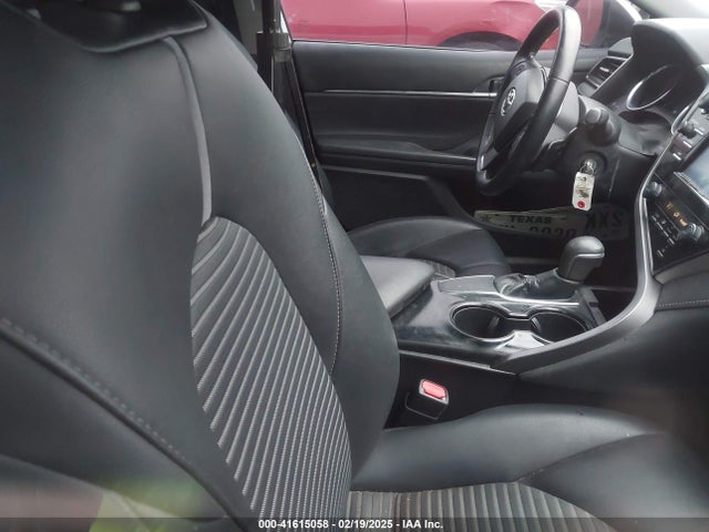4T1B11HK6KU704907 Toyota CAMRY SE