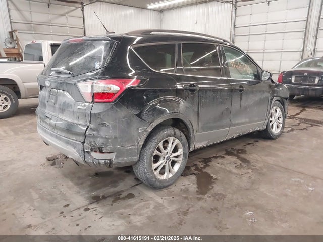 1FMCU9GDXJUA32586 Ford ESCAPE SE
